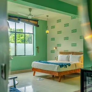 Minimalist One Hauz Khas Village Nuova Delhi