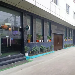 Smart Plaza Hotel-at Airport Nuova Delhi